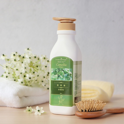 苦茶油洗髮乳600ml SHAMPOO。讓頭髮蓬鬆、豐盈。溫和不刺激，洗後髮絲柔順光滑。中性/乾性/油性髮質適用。  |產品介紹|月桃專區|個人清潔.保養|洗髮保養